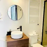 Studio rénové et tres fonctionnel, Marly-le-Roi Apartamento