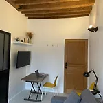 Studio rénové et tres fonctionnel, Marly-le-Roi *