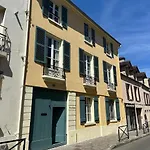 Studio rénové et tres fonctionnel, Marly-le-Roi Apartamento *