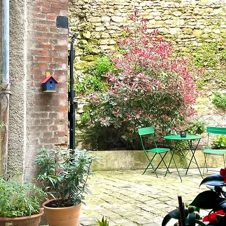 Studio rénové et tres fonctionnel, Marly-le-Roi