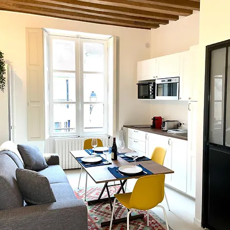 Studio rénové et tres fonctionnel, Marly-le-Roi Apartamento *